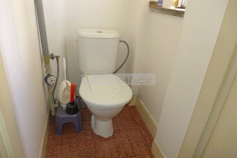 Prodej prostorného cihlového bytu 2+1 s komorou v Plzni na D - 10