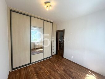 Pronájem bytu 2+kk po rekonstrukci s balkonem, komorou na ch - 10
