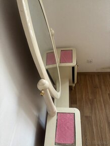 Toaletní stolek s židlí - 10