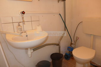 Prodej zděné chaty se zahradou a bazénem v Plzni na Výsluní - 10