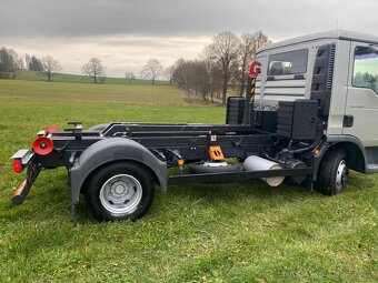 Hákový  nosič kontejnerů - 10