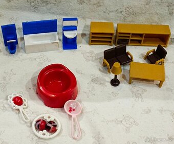 Retro dětské hračky, nábytek. 80 léta - 10