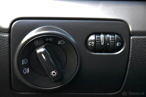 Volkswagen Golf 6 1.4 16V, DUAL KLIMATIZACE - 10