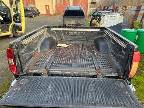 Prodám na Nissan Navara D40 4 dveř 2,5 nafta - 10