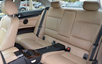 BMW E92 320i / 125 kW / 2. MAJITEL / SKVĚLÝ STAV - 10