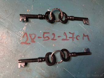 Truhla kovová starožitná, trezor, pokladna 10.000 kč - 10