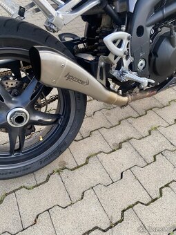 Triumph Speed Triple 1050 - 10