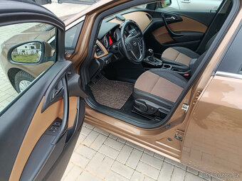 Opel Astra 1.4T - 10