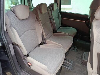 Peugeot 807 2.0 HDI 100 KW 7 Mist 5 sedaček slušní stav - 10