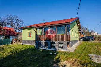 Prodej rodinného domu s úžasným výhledem a perfektní dostupn - 10