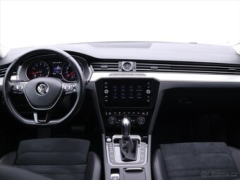 Volkswagen Passat 2,0 TSI 200kW DSG CZ R-line DPH (2019) - 10