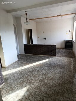 Prodej velkého domů podlažice. - 10