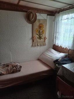Karavan s dřevěnou přístavbou - 10