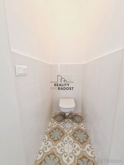 Pronájem zrekonstruovaného bytu 2+kk, 67,80m2, na ulici Anto - 10