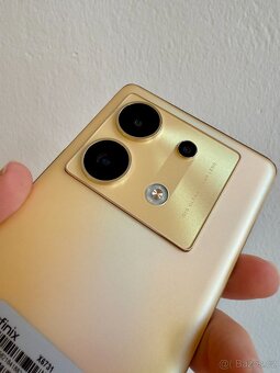Infinix Zero 30 5G, 12GB + 8 GB RAM, 256 GB, mezinárodní - 10