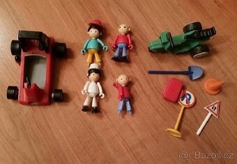 Igráčci, Hejrup, plastová koule, parašutista a dalekohledy - 10