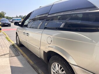 Chrysler Grand Voyager - 10