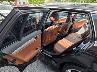 Mercedes-Benz Třídy C 320CDI Panorama Harman&Kardon - 10