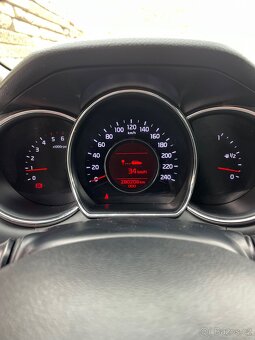Kia Ceed - 10