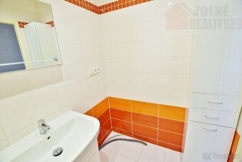 Pronájem bytu 2+kk/B, 53m2, po rekonstrukci, Malovická - 10