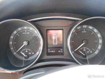 ŠKODA SUPERB 2 COMBI 2.0 TDI 103 KW R.2012 - 10
