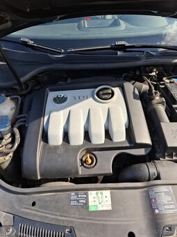 Prodám volkswagen golf 5 - 10