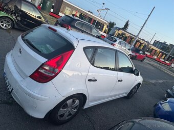 Hyundai i30, 1.6 CRDi 66 kw/90HP - 10