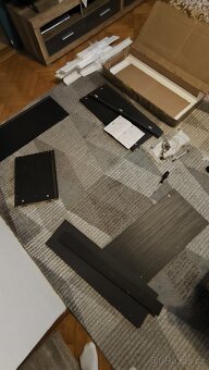 Černá skříňka nová (při přepravě jemně poškozena) - 10