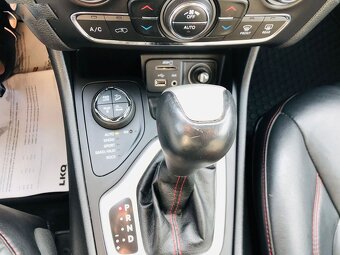 JEEP CHEROKEE 200KW - 10