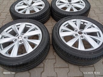 ŠKODA KAROQ, kola 18", nová letní - 10