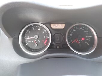 RENAULT MEGANE 1.4 16V 72kW ČR - 10