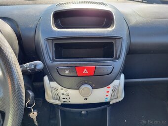 PEUGEOT 107 1.0 VTi 50kW - 1.majitel - koupeno v ČR - 10
