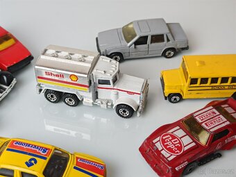 Autíčka Matchbox a jiné - 10