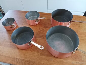 PĚKNÉ MĚDĚNÉ HRNCE K VAŘENÍ 5 KUSŮ - VINTAGE FRANCIE - 10