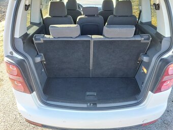 Volkswagen Touran 2.0 tdi, 103 kW, 7 míst, 05/2009 - 10