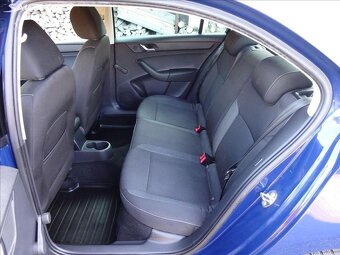 Škoda Rapid 1.6TDI 77KW SEDAN / SERVISKA - 10