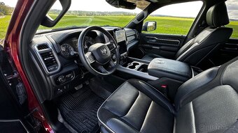 RAM 1500 Laramie 5.7 HEMI eTorque – 2023 | Luxusní výbava - 10