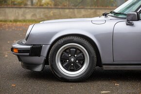 Porsche 911 Carrera 3.2 - 10