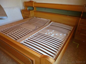 stylová ložnice- 5 dvéřová šatní skříň, postel, rošty, matra - 10