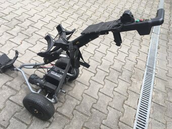 Elektrický vozík na golf Powakaddy - 10