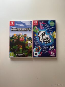 Nintendo Switch OLED bilý + SD karta + 2 pouzdra + 2 hry - 10