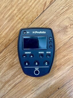 Profoto B10 - 10