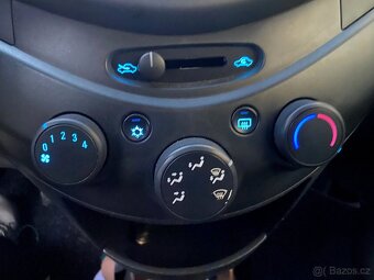 Chevrolet Spark 1.0L RV 2011 poškozaný - 10