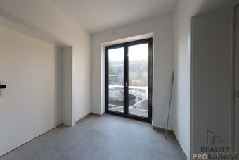 Prodej bytu 2 + kk 50 m2 - 10