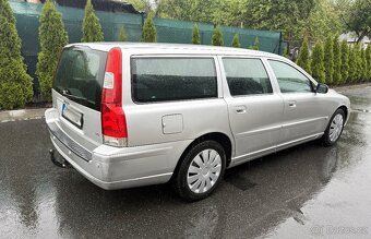 Volvo V70 2,4 D5 136kw ,Tažné,pravidelný servis,velmi pěkný - 10