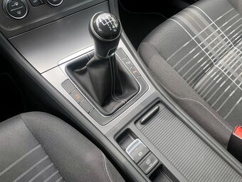 Volkswagen Golf 1.2 TSi 81 kW SERVISKA r.v. 11/2015 - 10