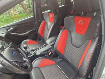 FORD FOCUS ST - 10