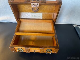 Dekorativní dřevěná truhlička – šperkovnice / úschova drobno - 10