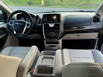 Chrysler Town Country 3,6 Penta DVD 2011 - 10