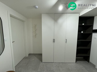 Stylový loft 2+kk po designové rekonstrukci na... - 10